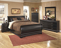 Huey Vineyard Queen Sleigh Bed Room Set - 7 Pc.